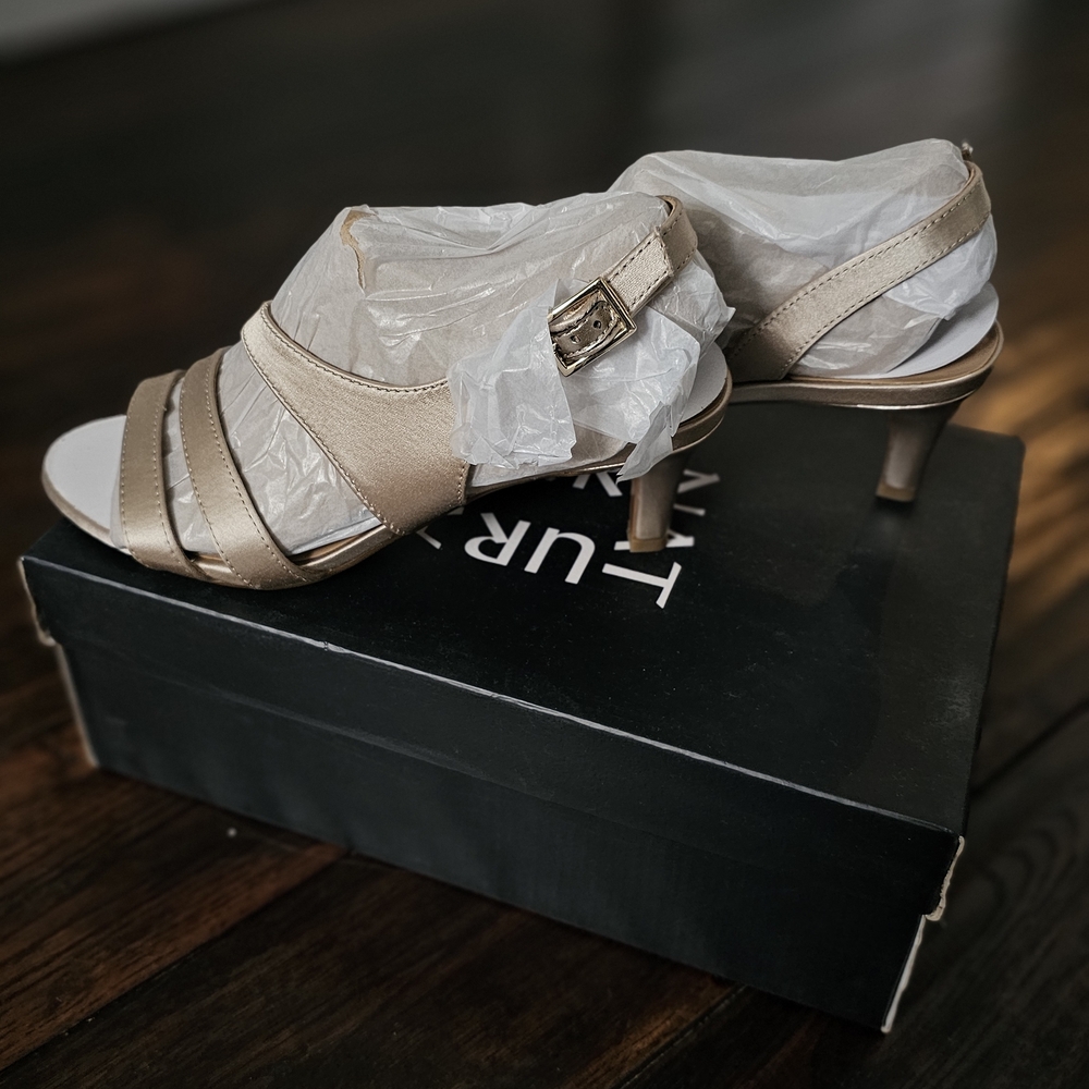 NWT Taimi Naturalizer Beige Strappy Heels Size 6 - Picture 5 of 8